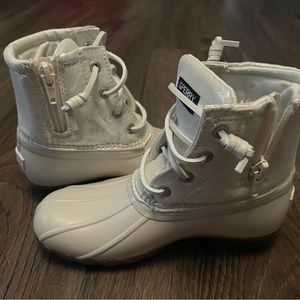Sperry Saltwater Boot Ivory, I have girls sizes 12 and 1, new in box